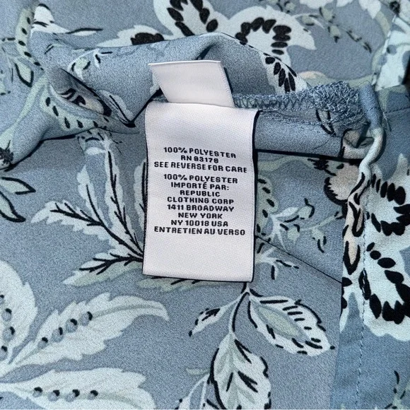 Carmen Marc Valvo Blue Floral Ruffle Blouse Sz M Sleeveless Lightweight Top - Picture 5 of 5